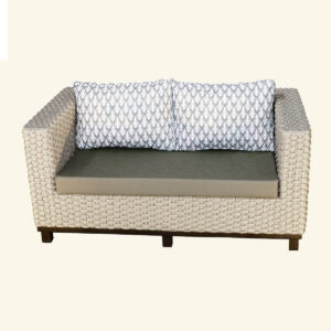 Sofá Canadá, estrutura de alumínio e revestido com corda náutica.